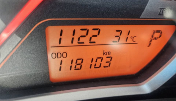 2017 Auto Toyota Yaris with low kms and easy finance 12.jpg